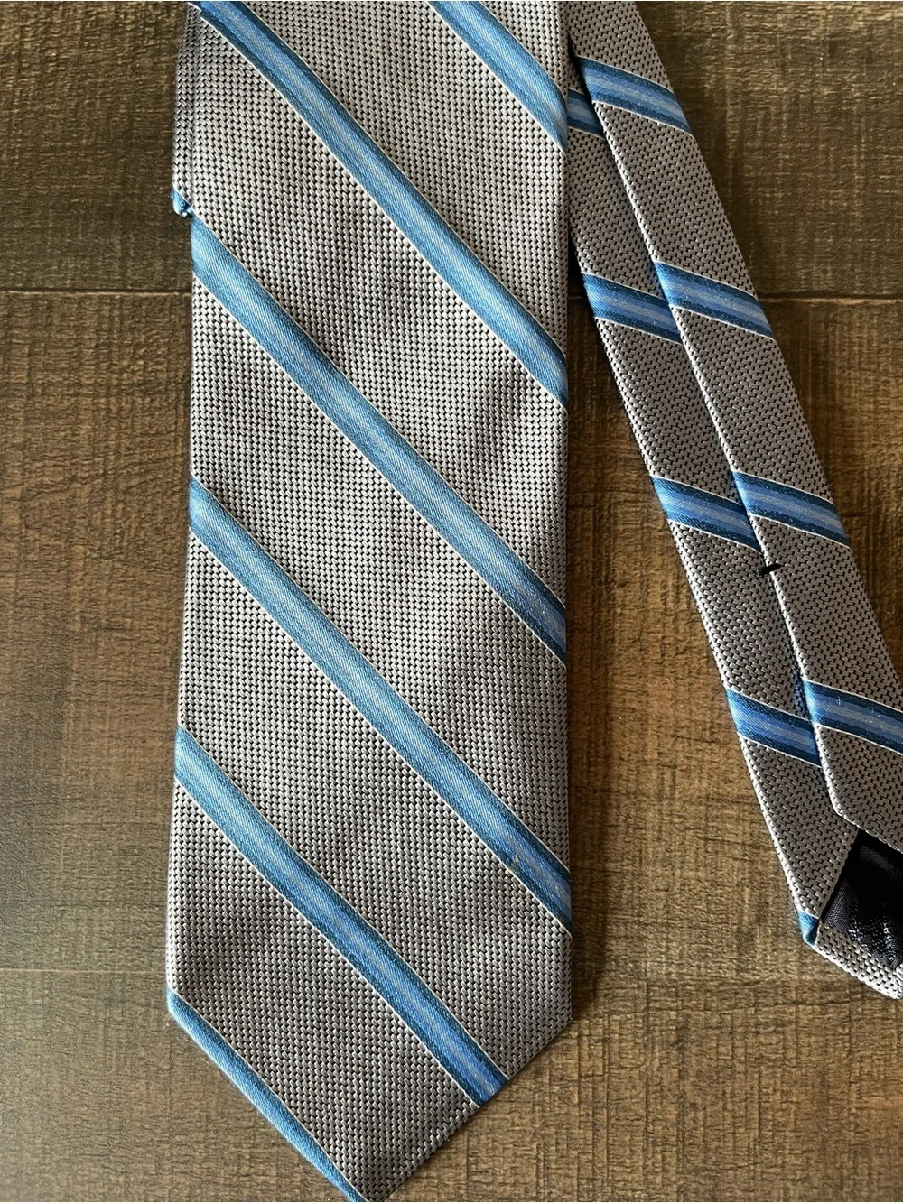 Brooks Brothers 346 Silk Tie Mens Gray‎ Cobalt Ice Blue Diagonal Stripe Repp